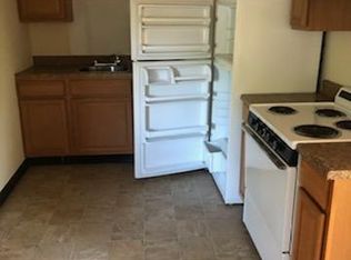105 Grove City Rd APT E, Slippery Rock, PA 16057