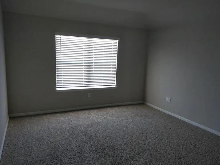 109 Schuster Ct — Photo 5
