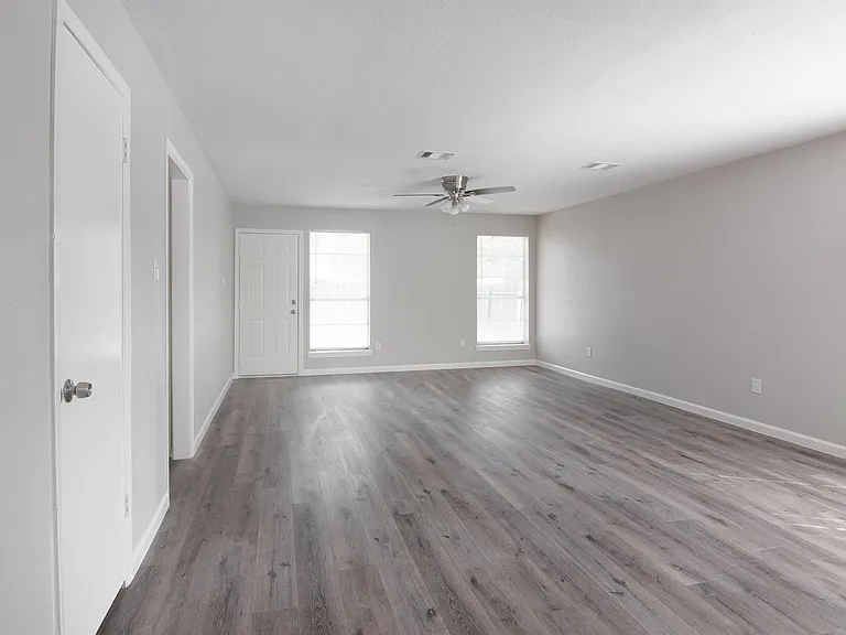 23710 Farm Hill Rd — Photo 7