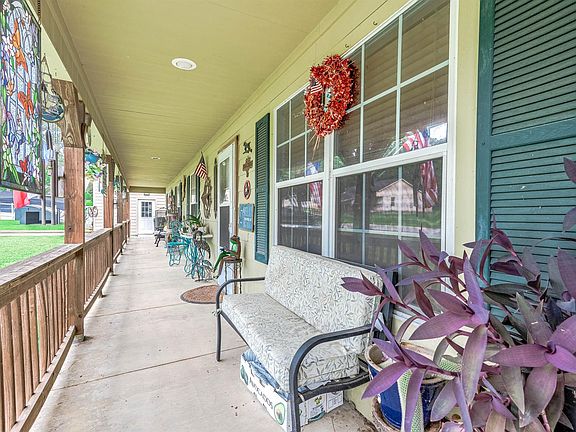 5th image of 100 Magnolia Pl