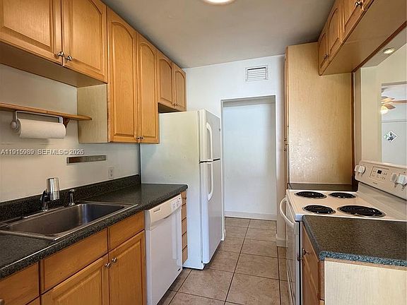4th image of 6141 SW 47th St