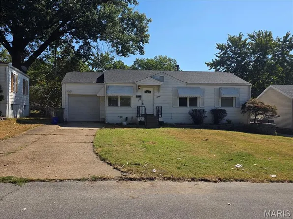 10200 Tappan Dr, Saint Louis, MO 63137