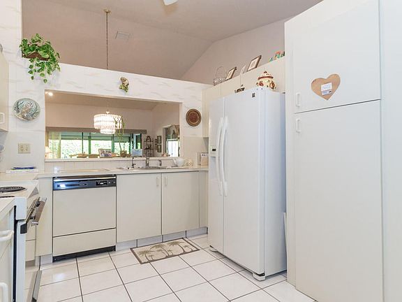 5th image of 9844 Pavarotti Ter APT 102