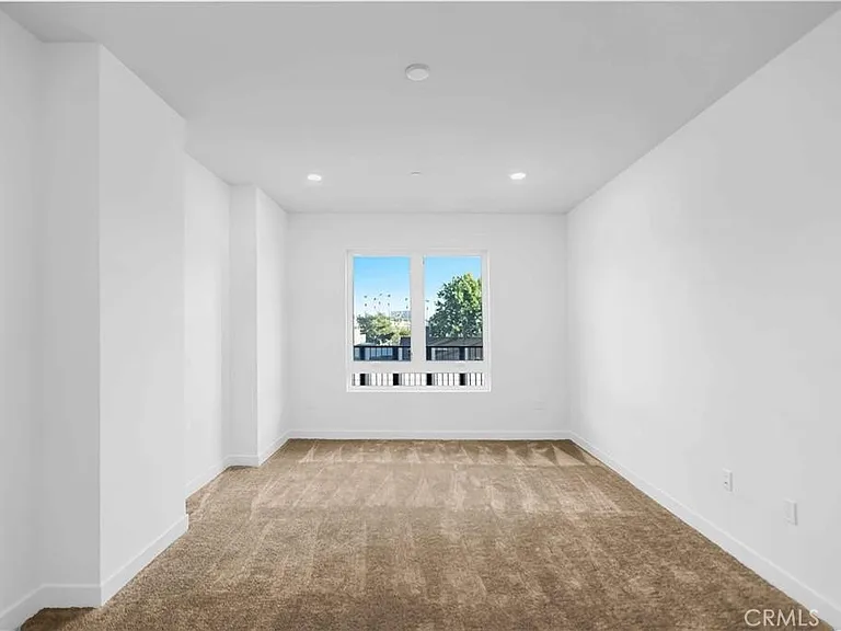 4207 Rivington — Photo 12