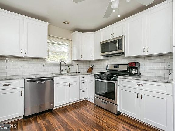 3rd image of 8256 Minton Ct