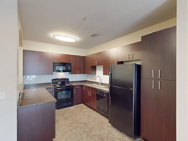 The Vintage Lofts at West End — Photo 83