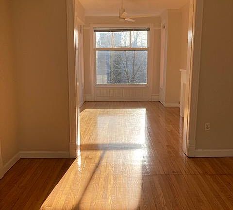 2nd image of 1110 N Hoyne Ave APT 2