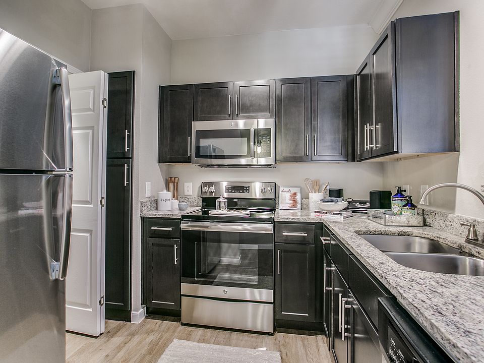 Spacious Kitchen; River Oaks apartments For Rent ; Essex House