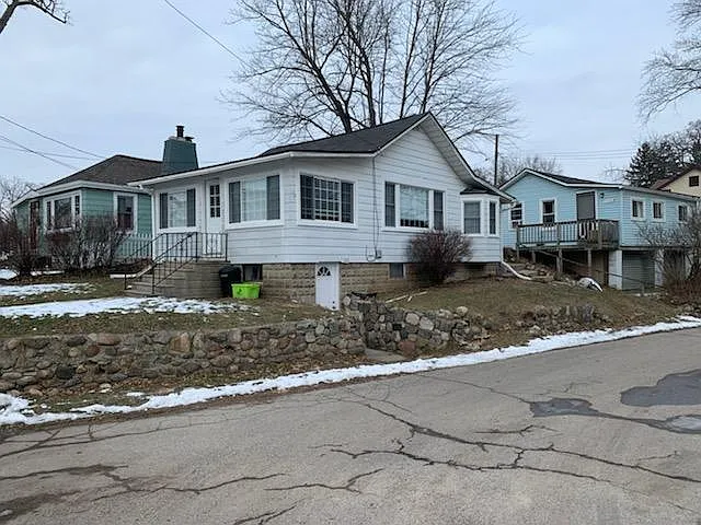 81 Highland Ave — Photo 14