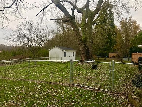 4th image of Creek Ln