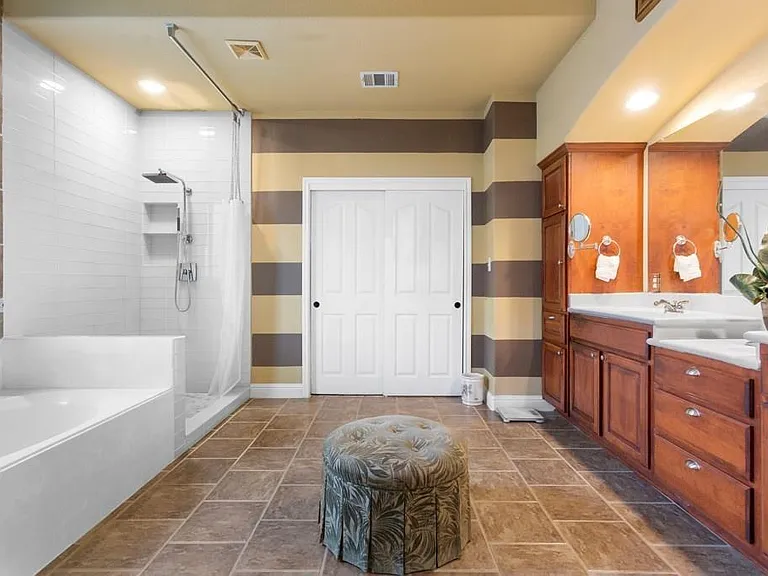 1442 River Forest Dr — Photo 21