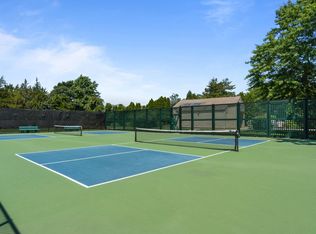 20 Hubbard Ln Unit 86, Southampton, NY 11968