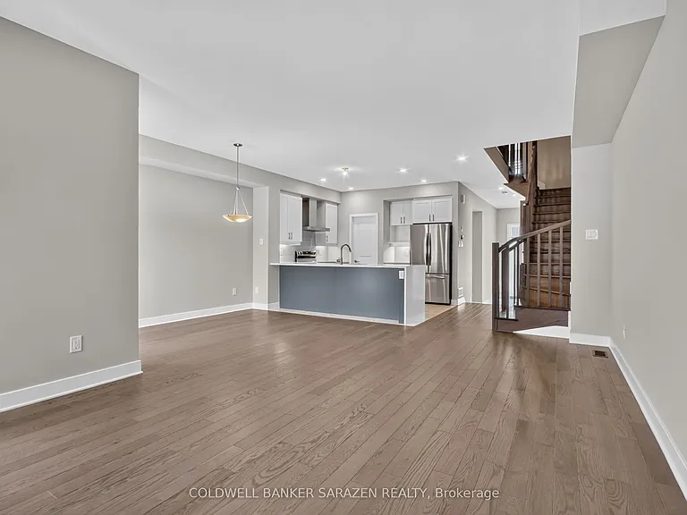 330 Whitham Cres — Photo 16
