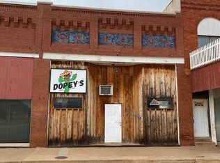 106 N Main St, Waukomis, OK 73773