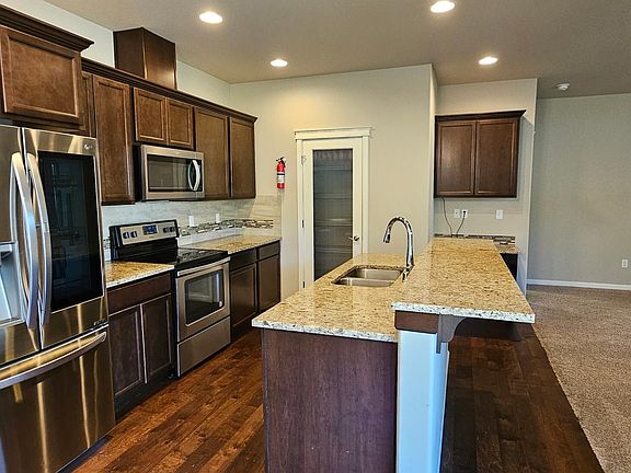 3rd image of 3808 Portside Dr