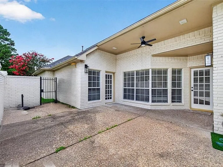 14303 Reissen Ln — Photo 44