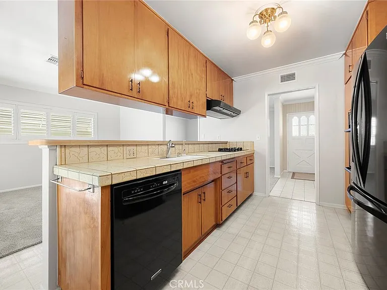 245 E Hoover Ave — Photo 11