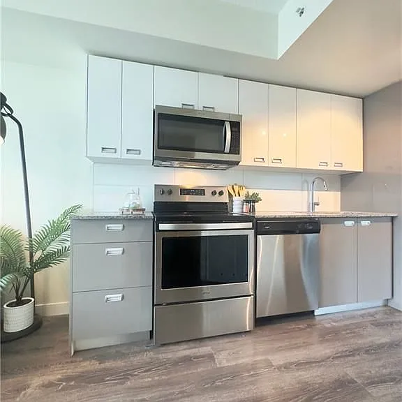 257 Hemlock St #301 — Photo 5