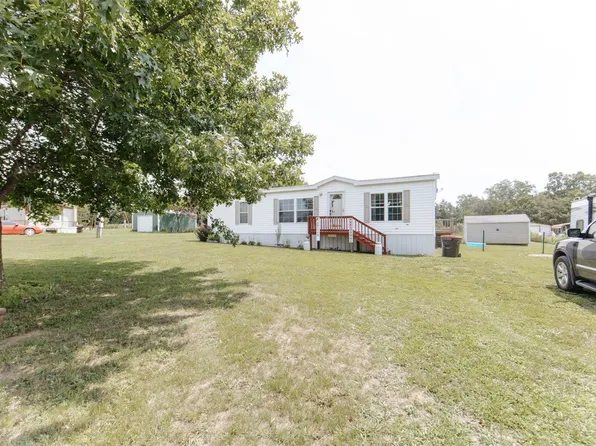 30568 Pelican Dr, Lebanon, MO 65536