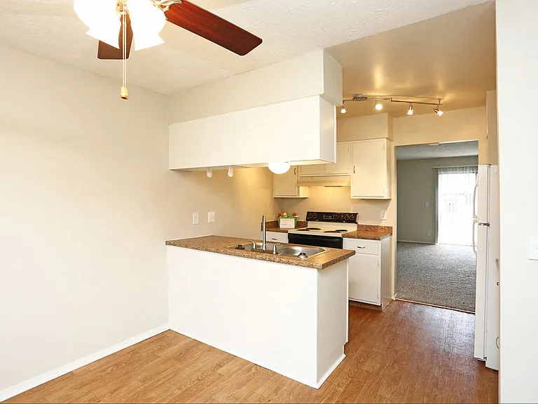 Terrace Garden Townhomes — Photo 30