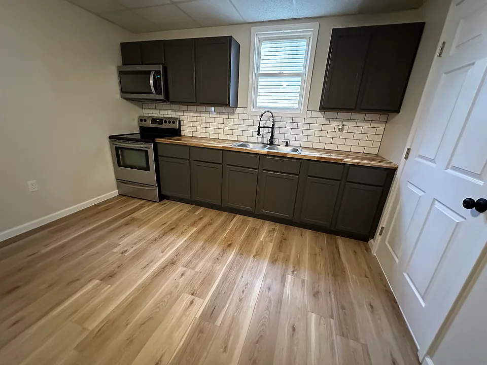 1702 Center St #2