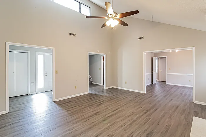 158 Fox Chase Dr — Photo 5