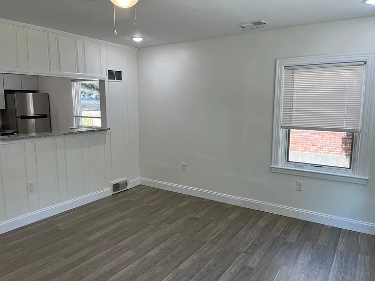 106 Lyndon Ln — Photo 9