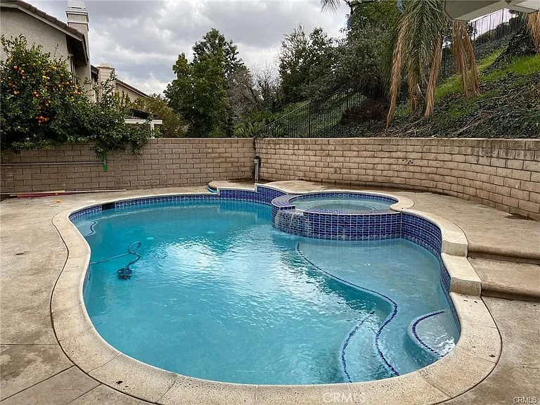 26055 Bancroft St — Photo 20
