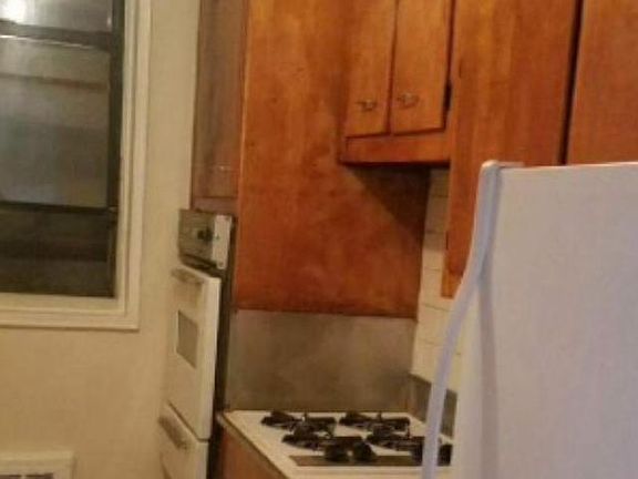 2nd image of 410 E 25th St APT 2B