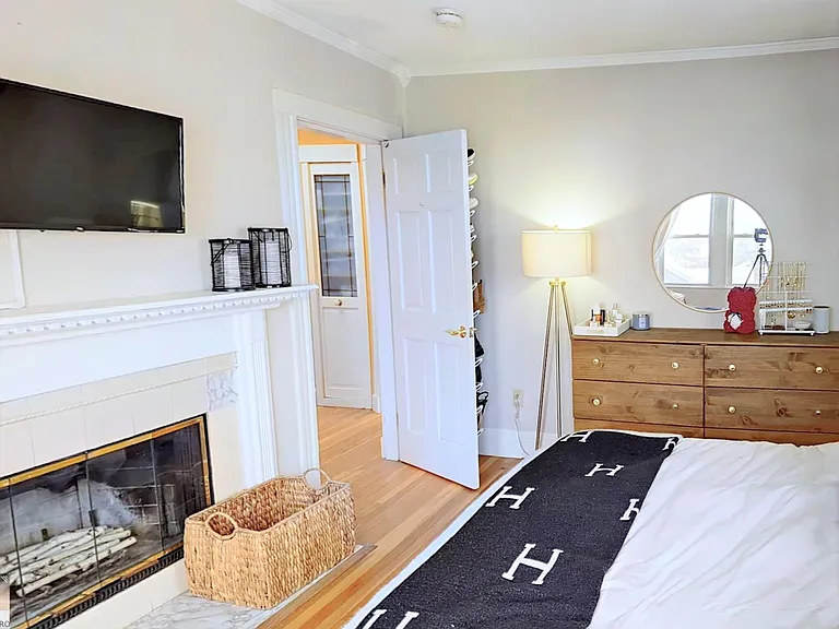 102 Heath St #3 — Photo 9
