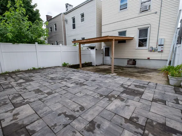 6 Apollo Street image 32 of 38