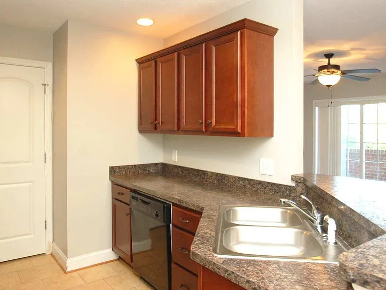 100 Capstone Dr #3 — Photo 14