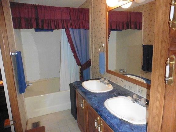 5th image of 294 Balley Castle Dr