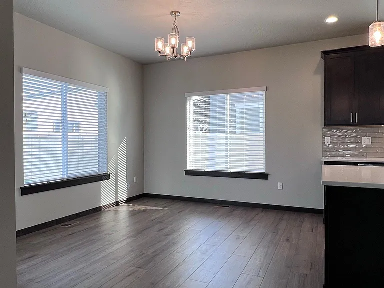 4230 N Donovan Ln — Photo 7