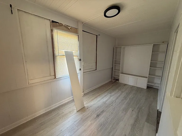 11004 S Normal Ave — Photo 20