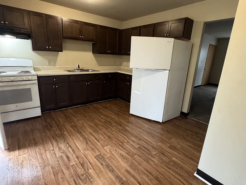 9000 W Carmen Ave #1