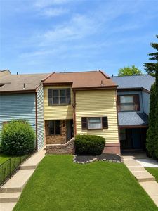 1717 Redwood Ct, Allentown, PA, 18104