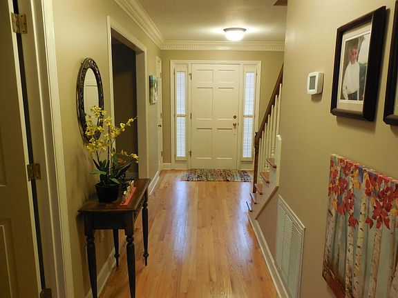 3rd image of 633 Sedgley Dr