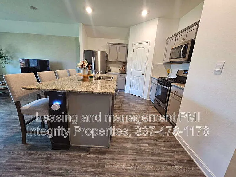 727 Lambot Ave — Photo 5