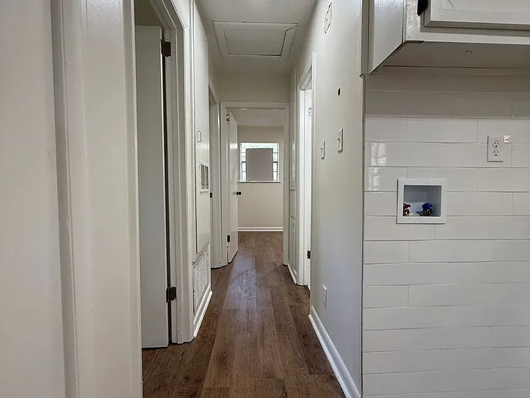 1556 Gibson St — Photo 3
