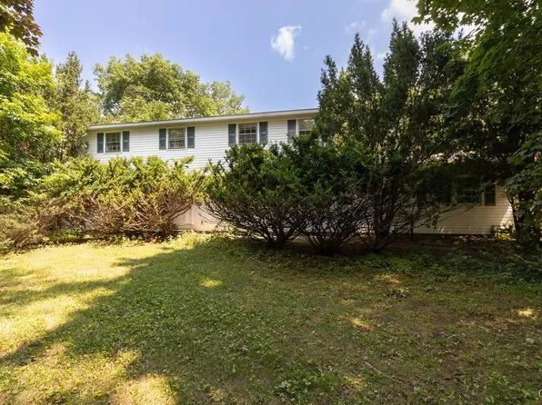 110 Foxcroft Ln, Fayetteville, NY 13066