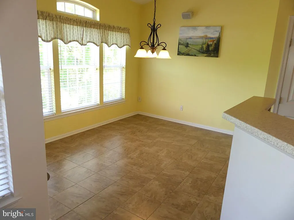 2 bed, 2.0 bath, 1600 sqft, $2,300 — Photo 4