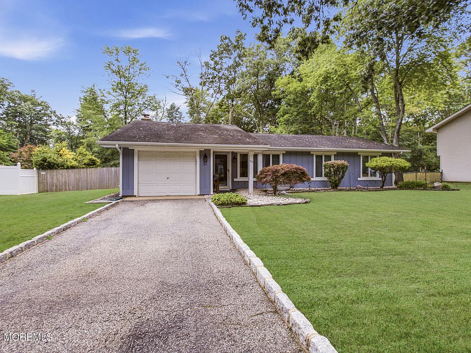 1st image of 39 Cambridge Drive