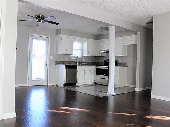 5th image of 10425 Manchester Ave