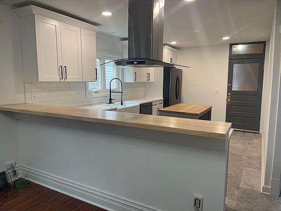 3rd image of 5814 N Campbell Ave #2