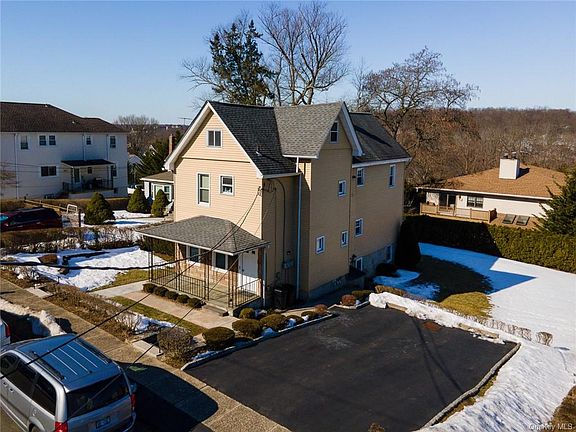 4th image of 291 Gainsborg Ave E