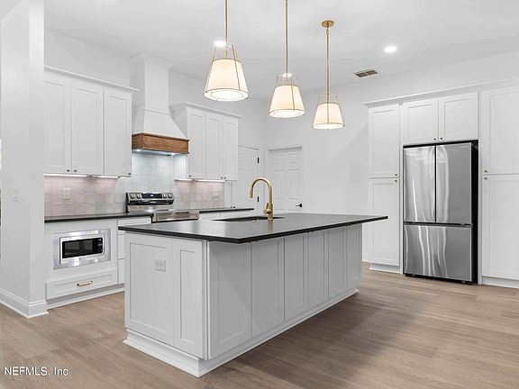 5th image of 5489 LONDON LAKE Drive W
