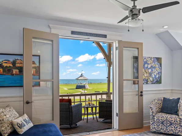 61 Ocean Ave #4, Oak Bluffs, MA 02557