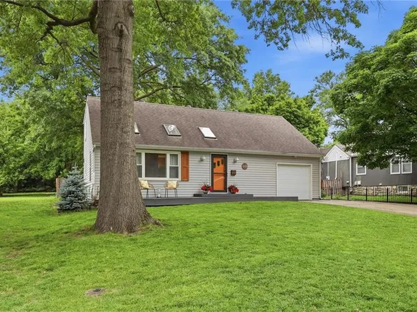 5638 Maple St, Mission, KS 66202