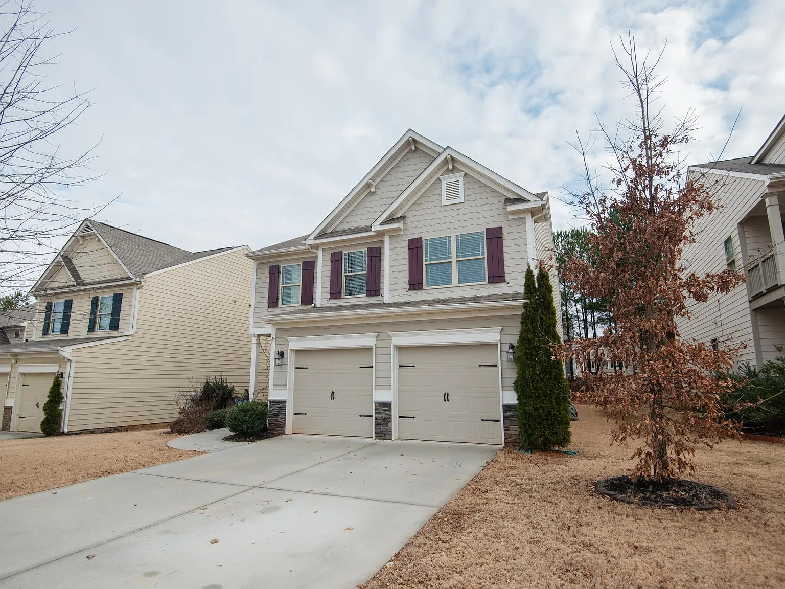 4 bed, 2.5 bath, 2079 sqft, $2,500 — Photo 2